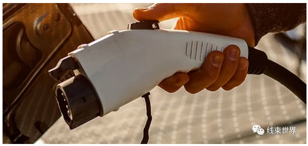 線束世界 | BEV，PHEV或HEV：差異影響架構(gòu) 