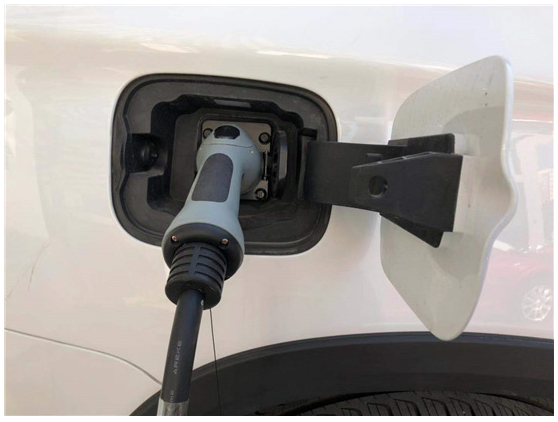 康林松：奔馳插混動(dòng)力汽車已大幅提升純電續(xù)航里程