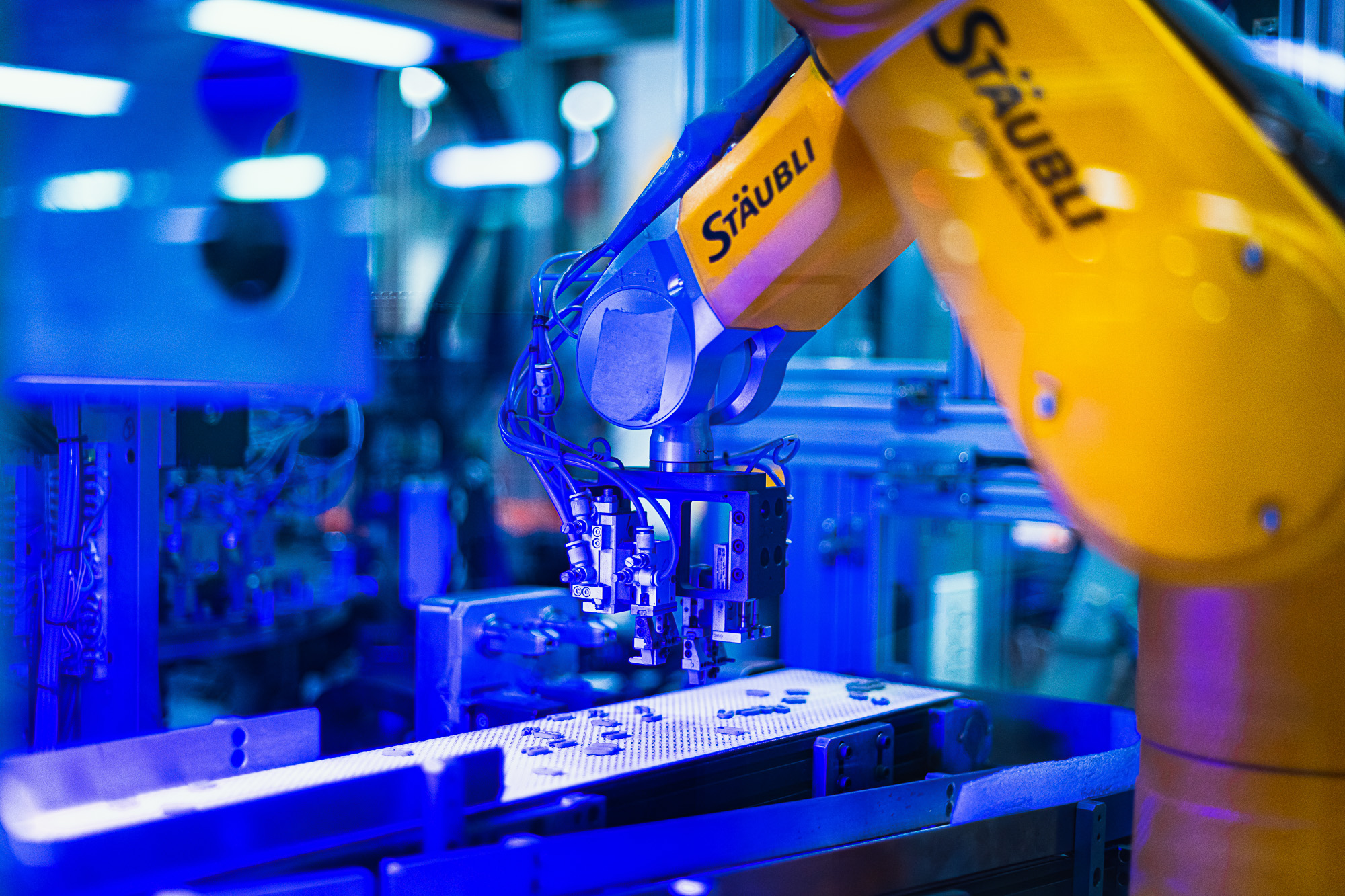 資訊 | 上海安波福連接器工廠閉環(huán)管理保出口，產(chǎn)能仍達(dá)80%