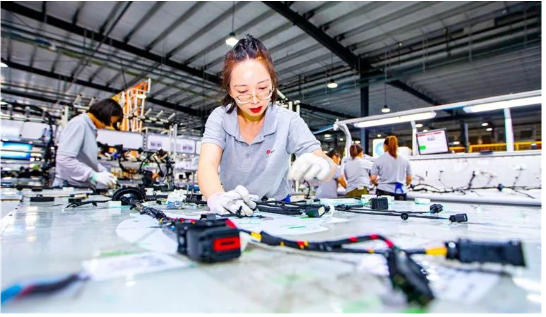 資訊 | 遂寧李爾汽車線束公司 訂單不斷生產(chǎn)忙