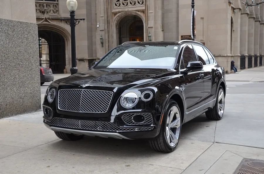 因燃油泵上蓋的線束和插頭電流設(shè)計(jì)容量不足，大眾汽車（中國）召回部分進(jìn)口賓利添越W12汽車