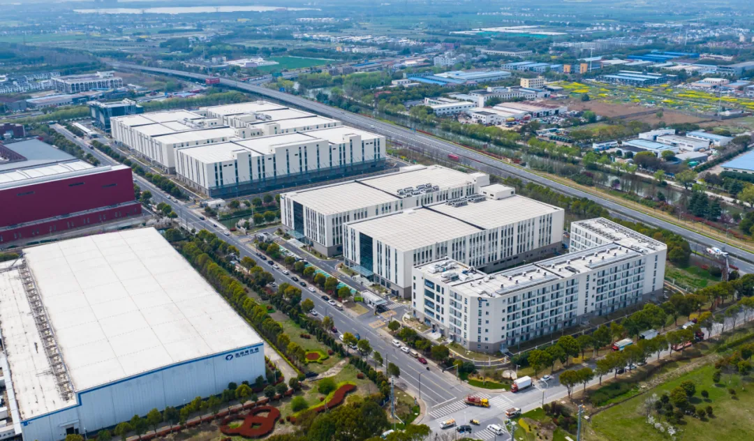 新聞動態(tài) | 滬光股份南地塊工廠投入使用