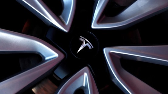 特斯拉第二季度利潤(rùn)下降45%至14.8億美元