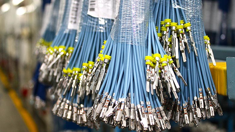 使用AI檢測有缺陷的壓接