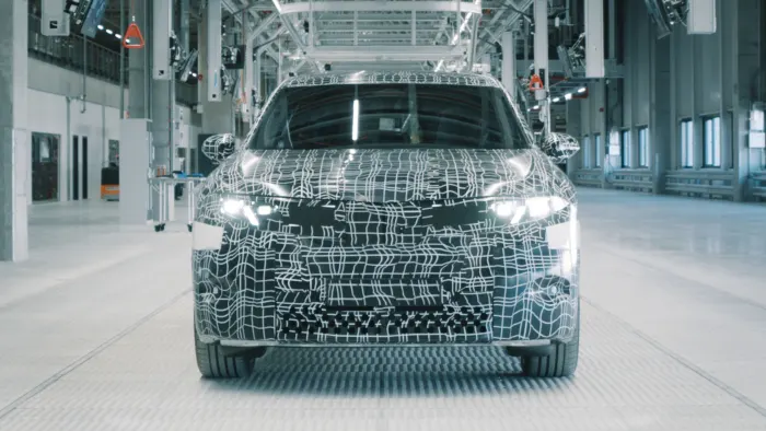 首批 BMW Neue Klasse 測試車下線