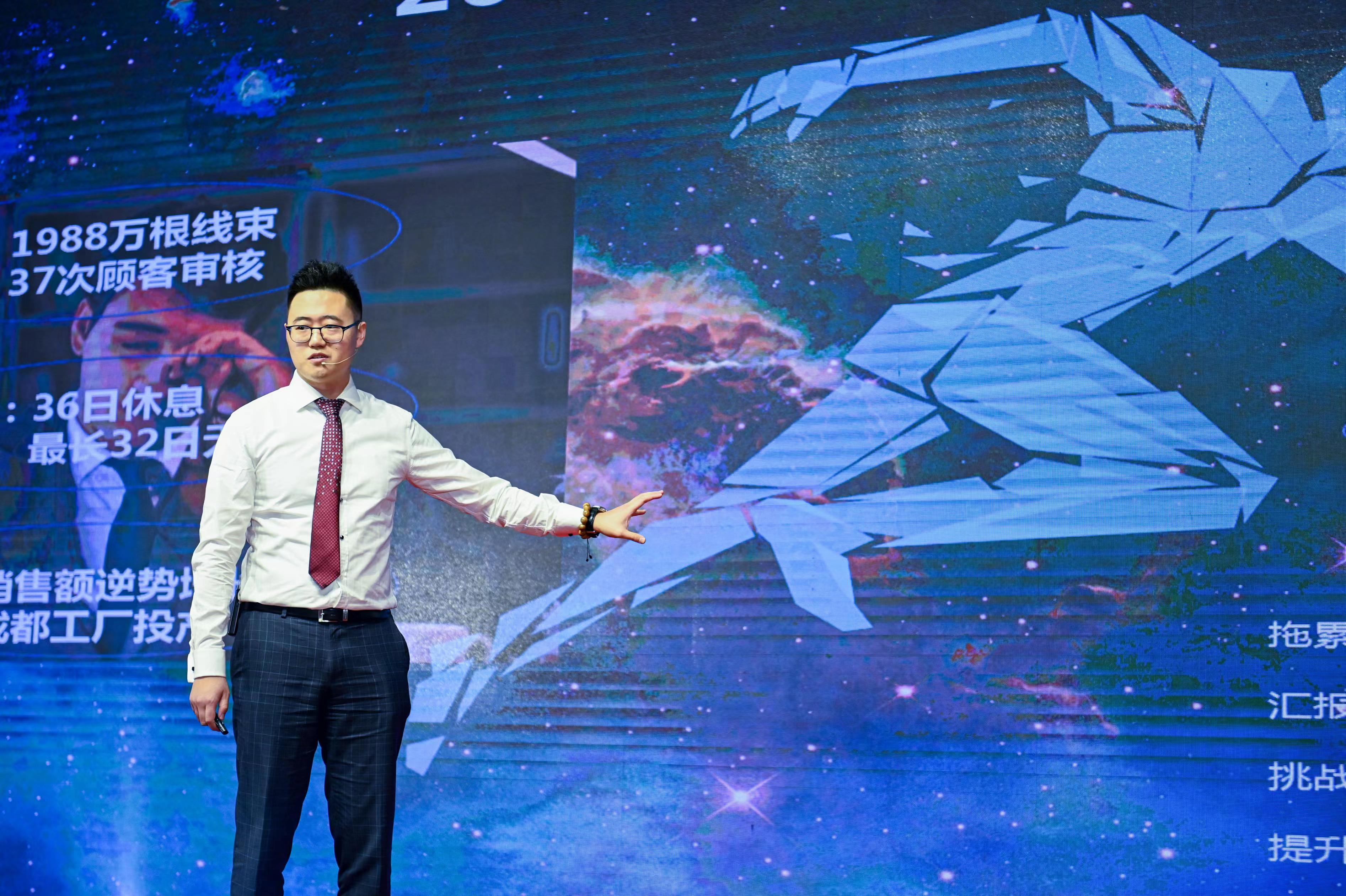 王超：不出眾，則出局