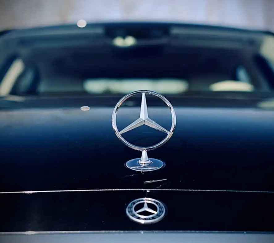 奔馳因剎車問題在美國召回超29萬輛汽車
