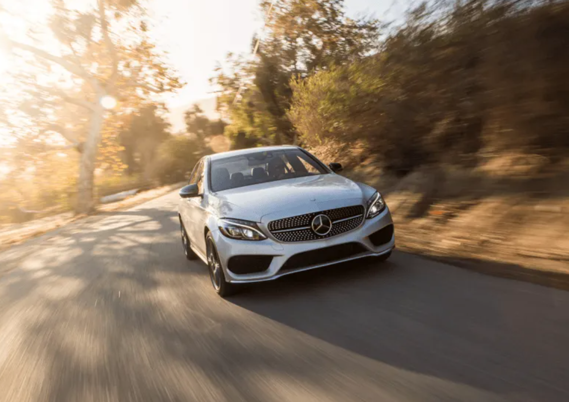 奔馳因潛在故障將在全球召回近100萬輛汽車