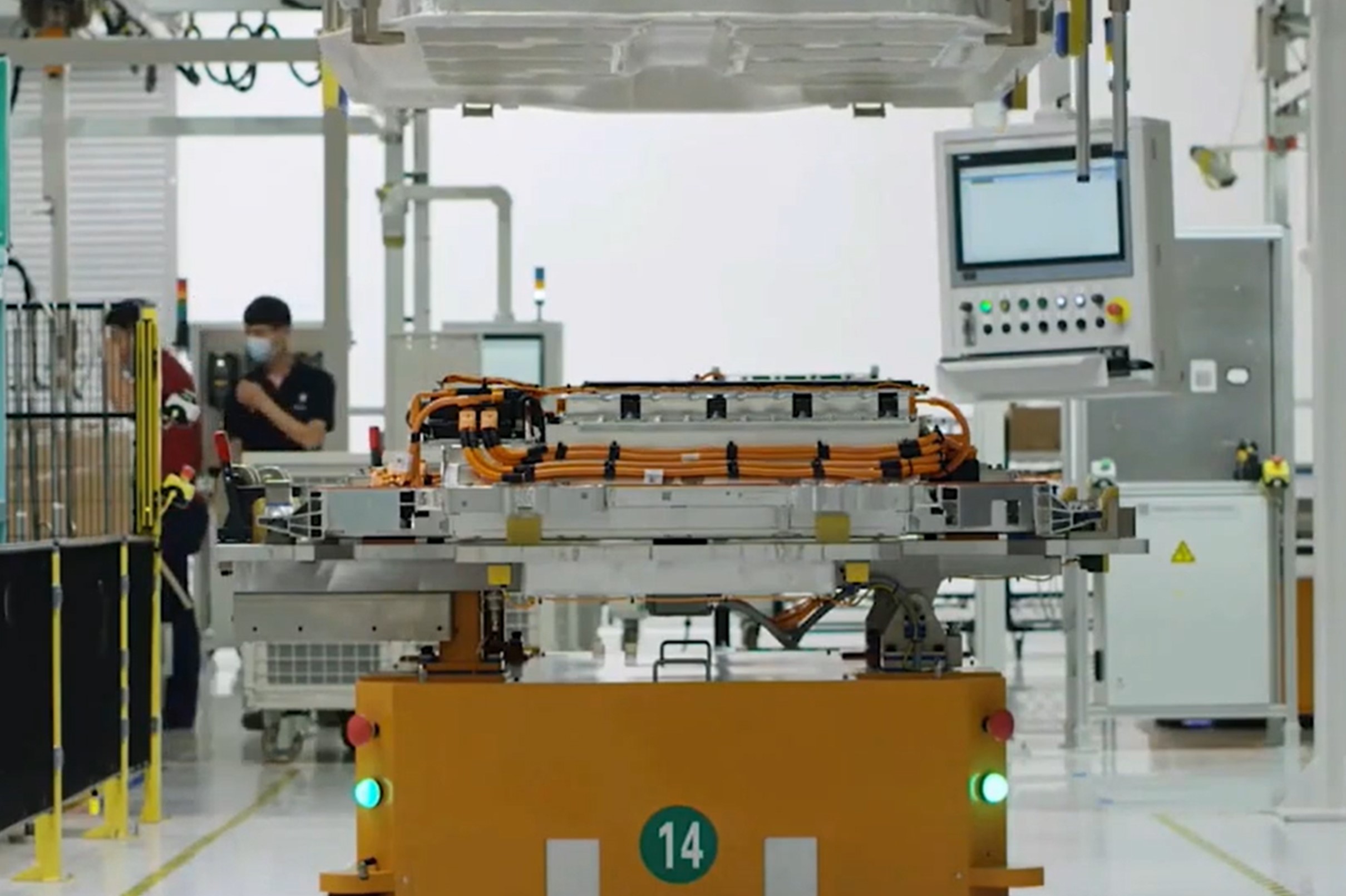 寶馬電動車的電池是如何制造的？（大型工廠視頻）