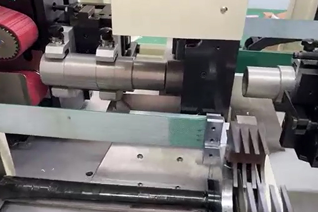 銀鋼-9950大平方電纜全自動(dòng)裁線(xiàn)剝線(xiàn)帶自動(dòng)收線(xiàn)放線(xiàn)機(jī)