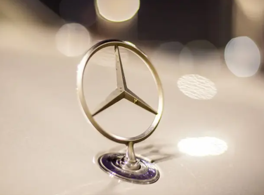 海外召回 | 因線束錯誤布線，可能使電氣連接器受到腐蝕，從而導致電氣短路，梅賽德斯-奔馳召回27000輛汽車