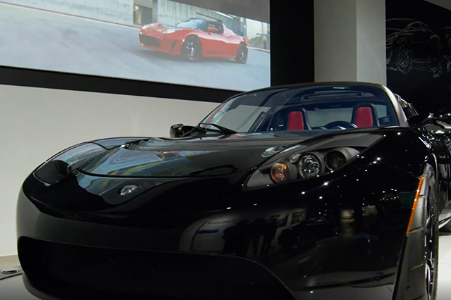 彼得森汽車(chē)博物館的特斯拉展覽內(nèi)部