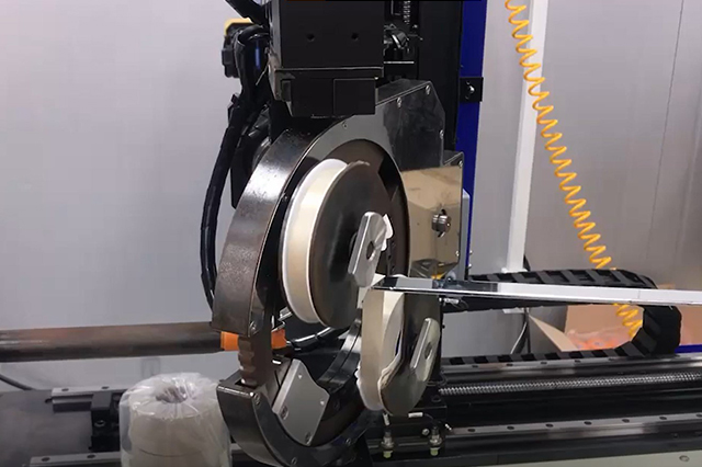 Busbar膠帶纏繞機