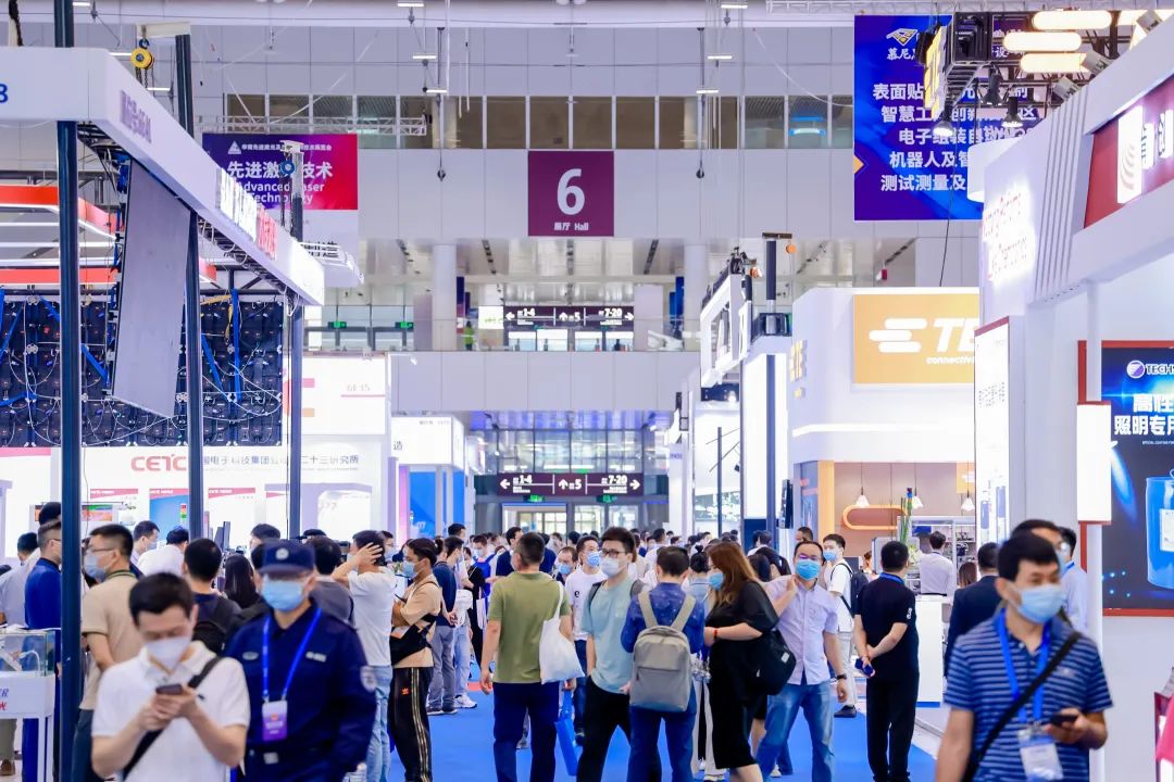 如何在千億藍(lán)海市場分杯羹？這些汽車域控解決方案提供標(biāo)準(zhǔn)范式