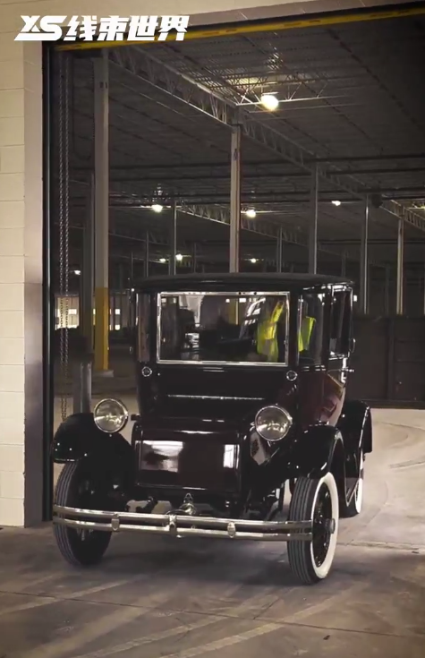 Munro老爺子體驗(yàn)一百多年前的電動(dòng)汽車，看看一百多年前的電動(dòng)汽車是什么樣子的