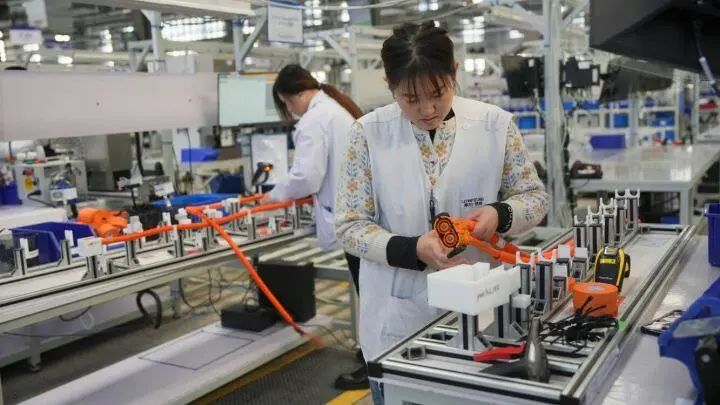 月產(chǎn)高壓線束1.9萬條！萊尼線束安嶺工廠迎來新年“開門紅”