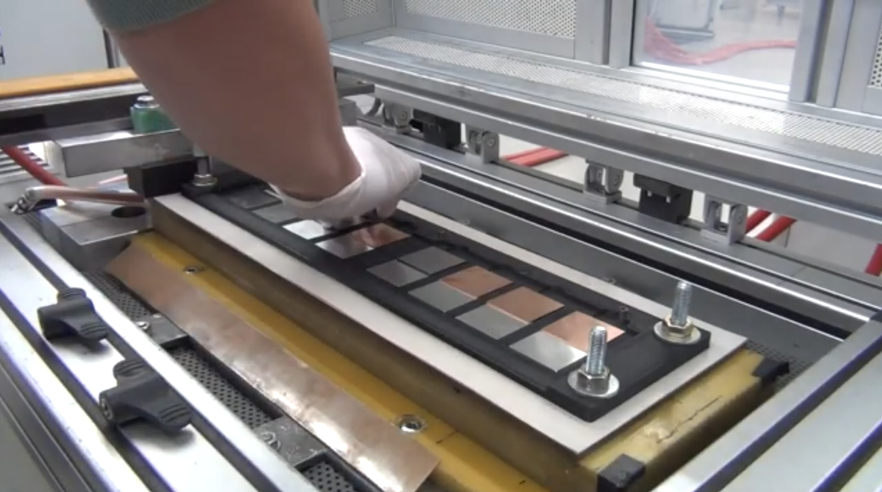 電磁脈沖技術(shù)（EMPT）銅鋁Busbar焊接，在鋁銅之間形成原子粘合